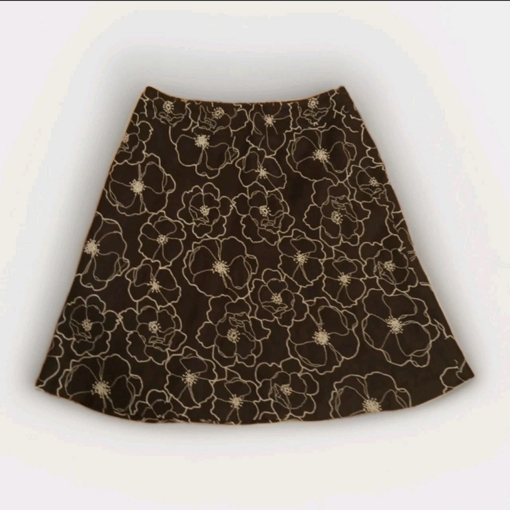ANN TAYLOR Petites  100% Silk Skirt  Brown Cream Embroidered Flowers  Classic 8p
